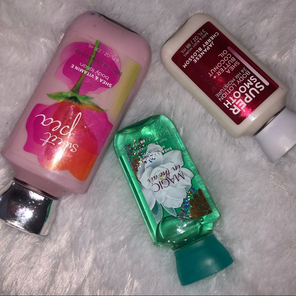 Eye shadow/ shower gel/ lotion